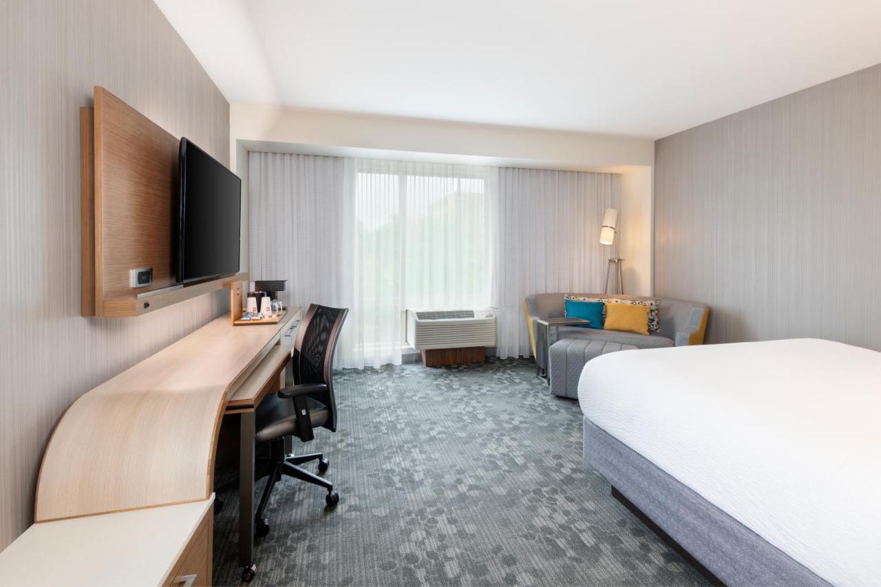 Courtyard By Marriott Atlanta Alpharetta/Avalon Area Hotel Kültér fotó