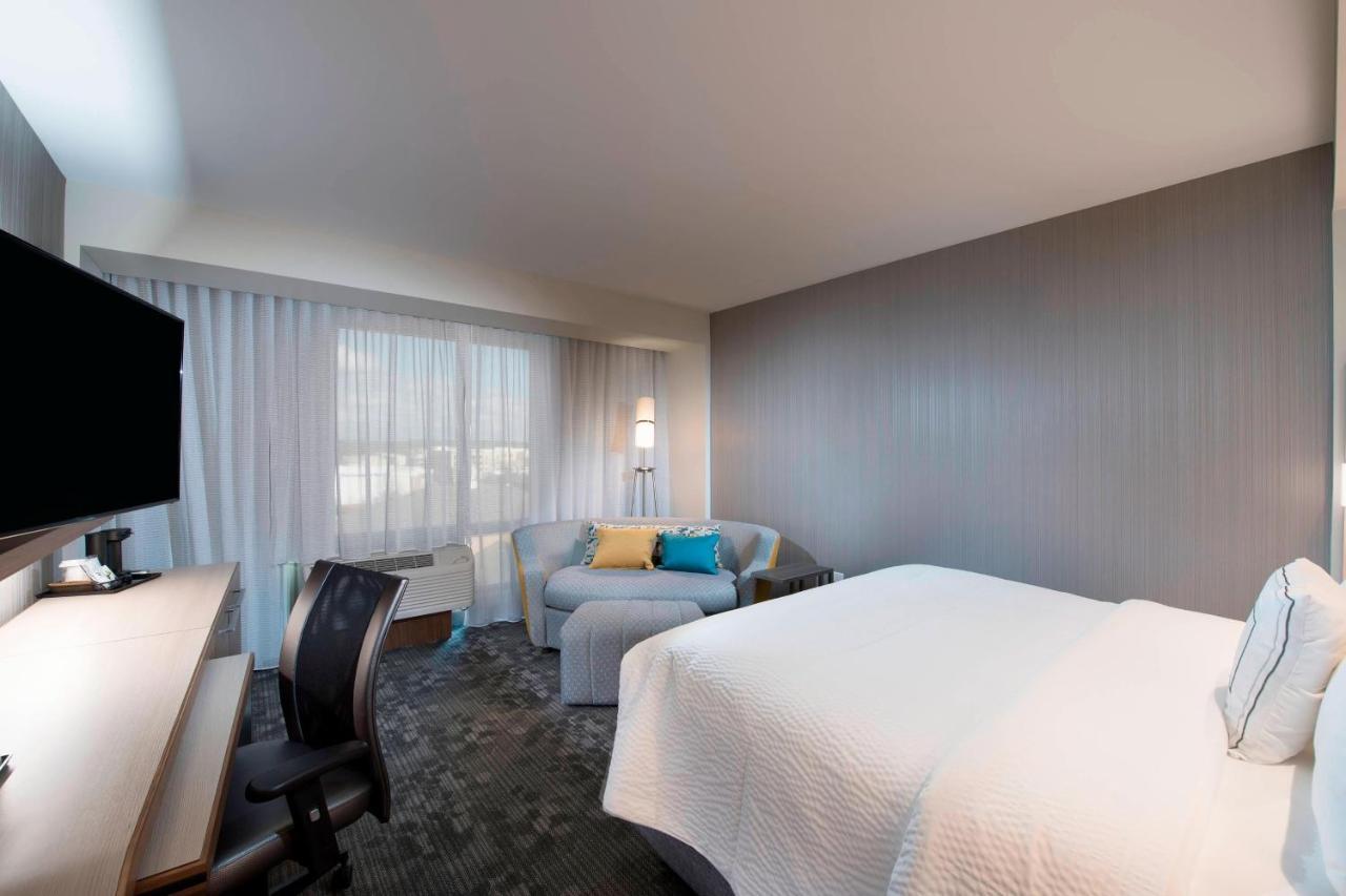 Courtyard By Marriott Atlanta Alpharetta/Avalon Area Hotel Kültér fotó