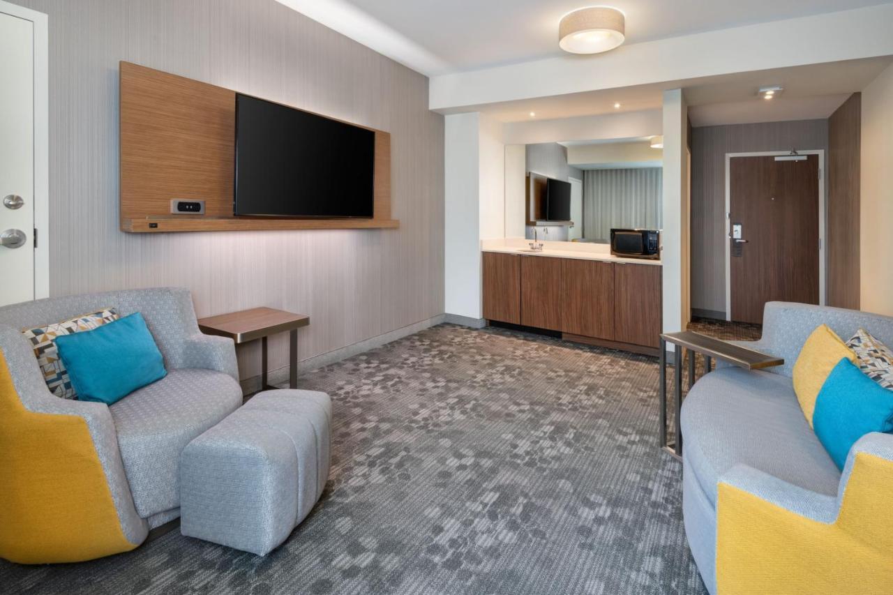 Courtyard By Marriott Atlanta Alpharetta/Avalon Area Hotel Kültér fotó